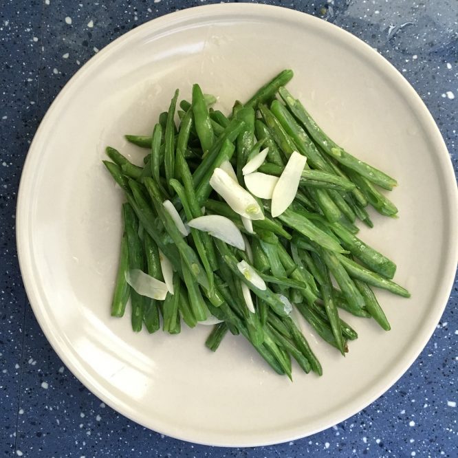 Beans with garlic and soy sauce